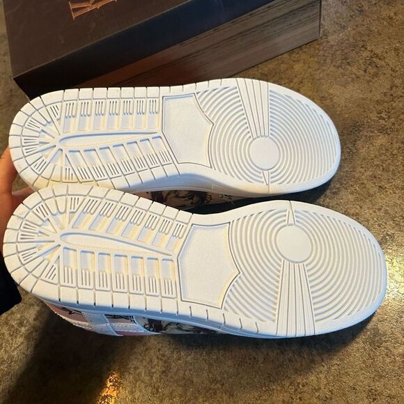 NWT Size 9 Passion of Christ - Resurrection Day
Chapel White / Glorious Sunset - Picture 10 of 12